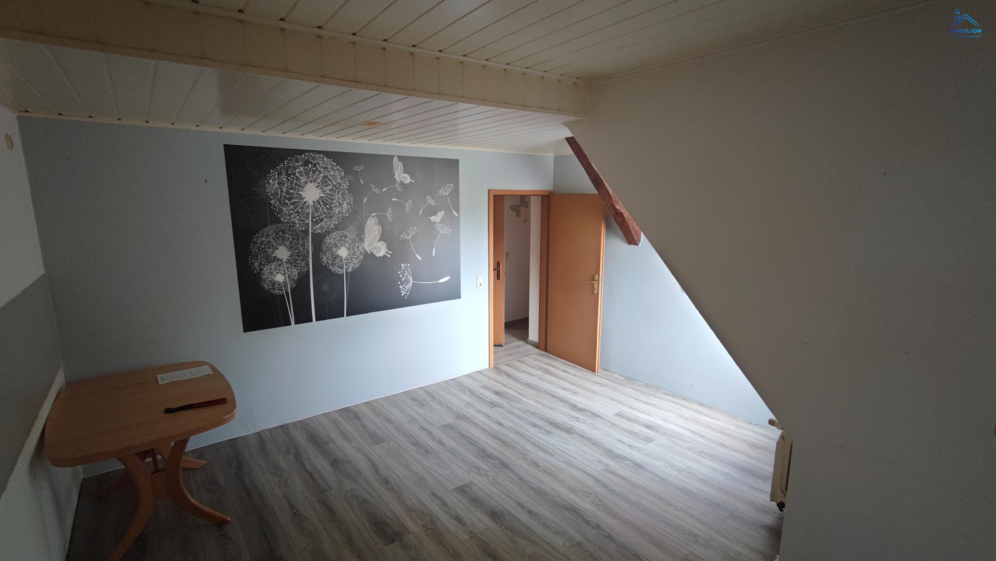 98,32 m² 3 1/2-Zimmer-Wohnung in 17159 Dargun - Zimmer