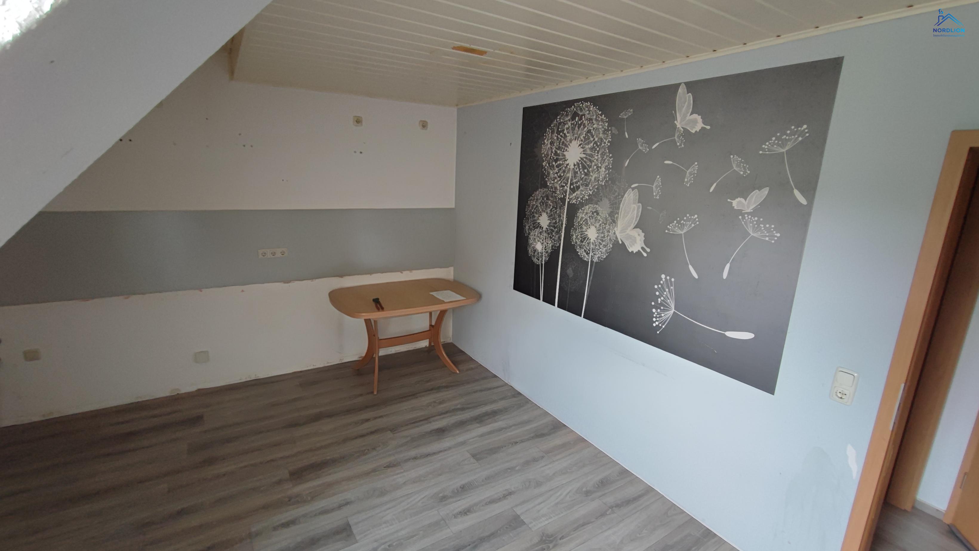 98,32 m² 3 1/2-Zimmer-Wohnung in 17159 Dargun - Zimmer