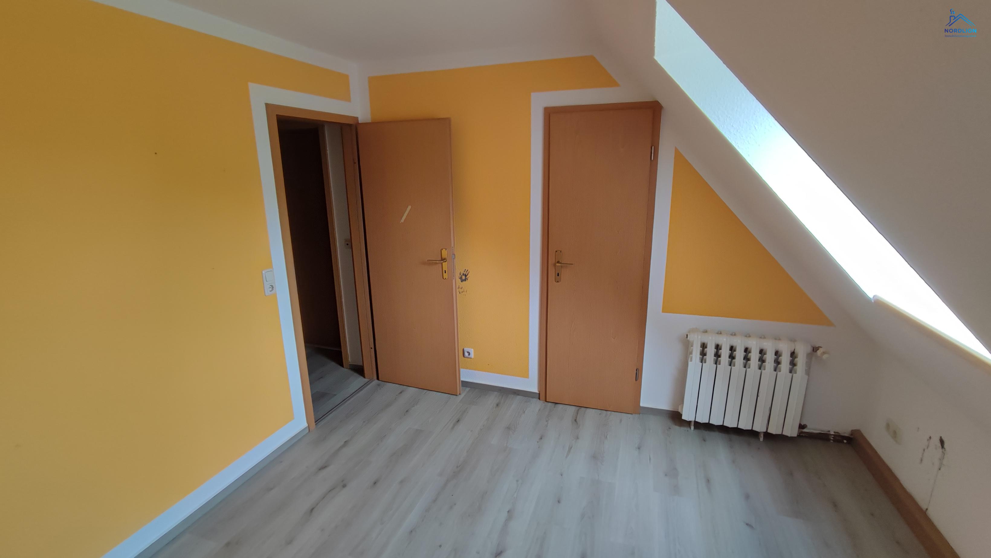 98,32 m² 3 1/2-Zimmer-Wohnung in 17159 Dargun - Zimmer