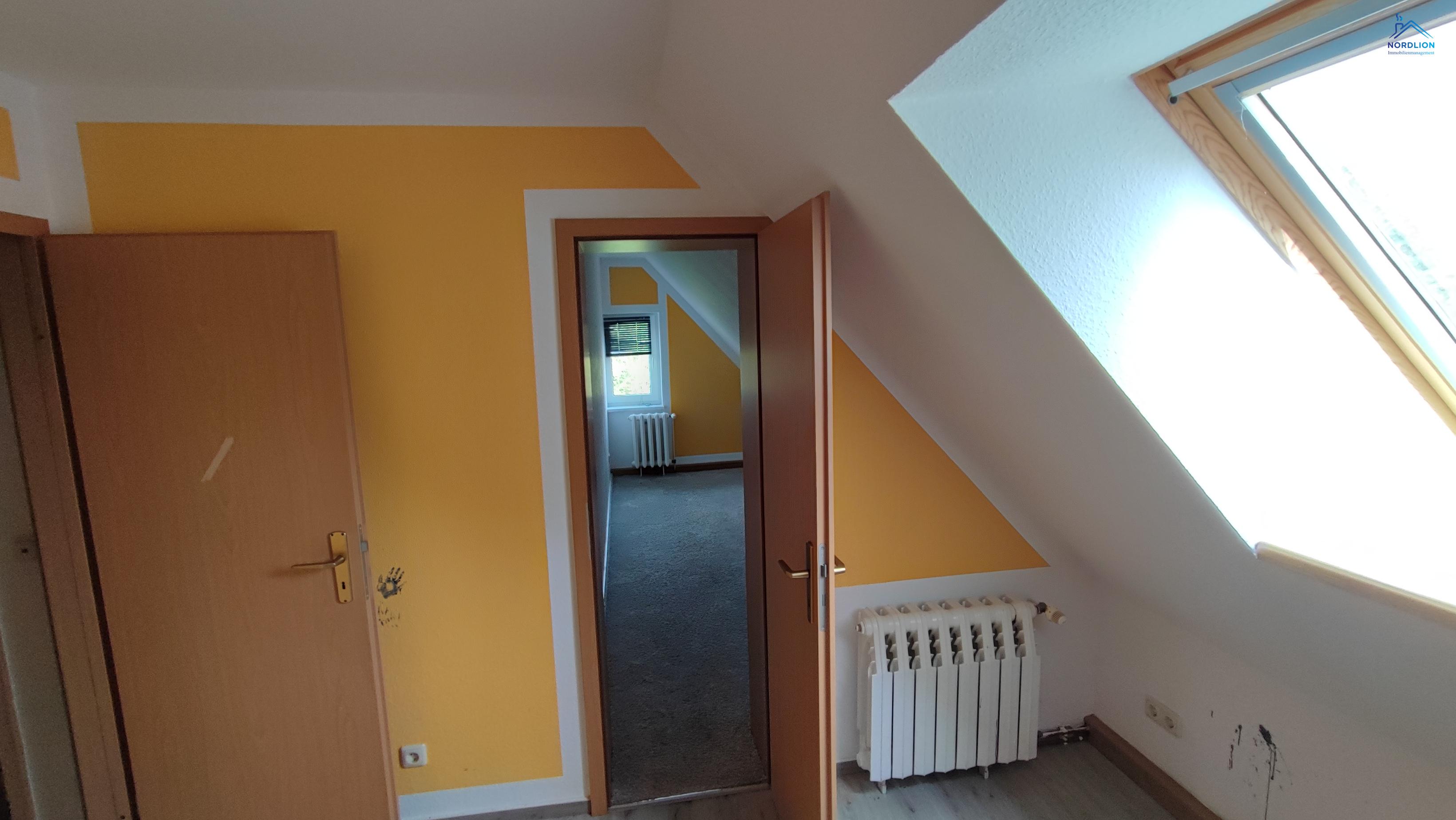 98,32 m² 3 1/2-Zimmer-Wohnung in 17159 Dargun - Zimmer