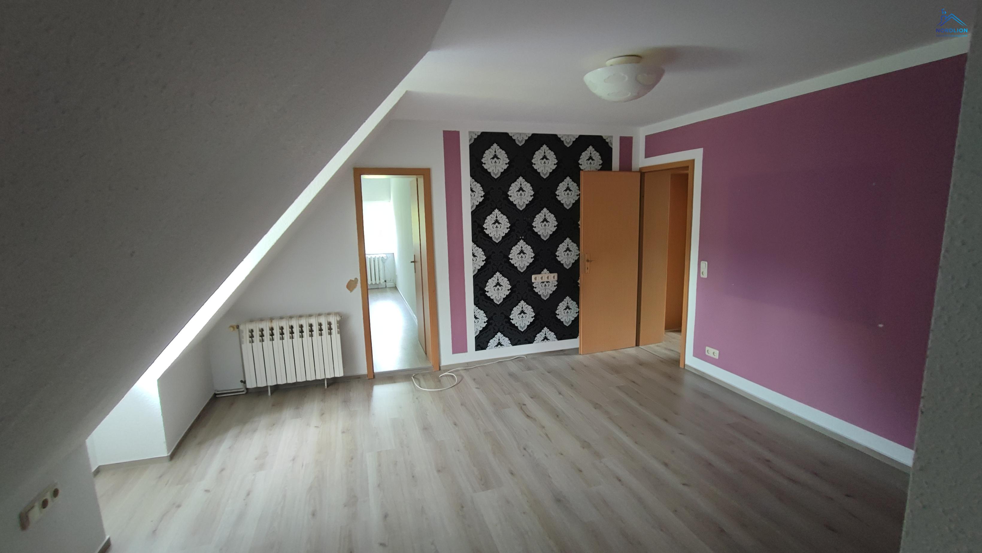 98,32 m² 3 1/2-Zimmer-Wohnung in 17159 Dargun - Zimmer