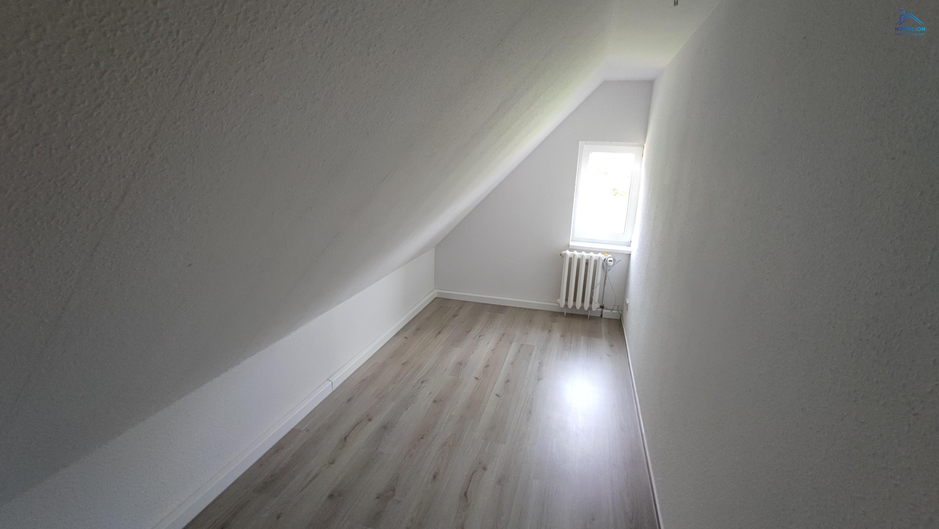 98,32 m² 3 1/2-Zimmer-Wohnung in 17159 Dargun - Zimmer