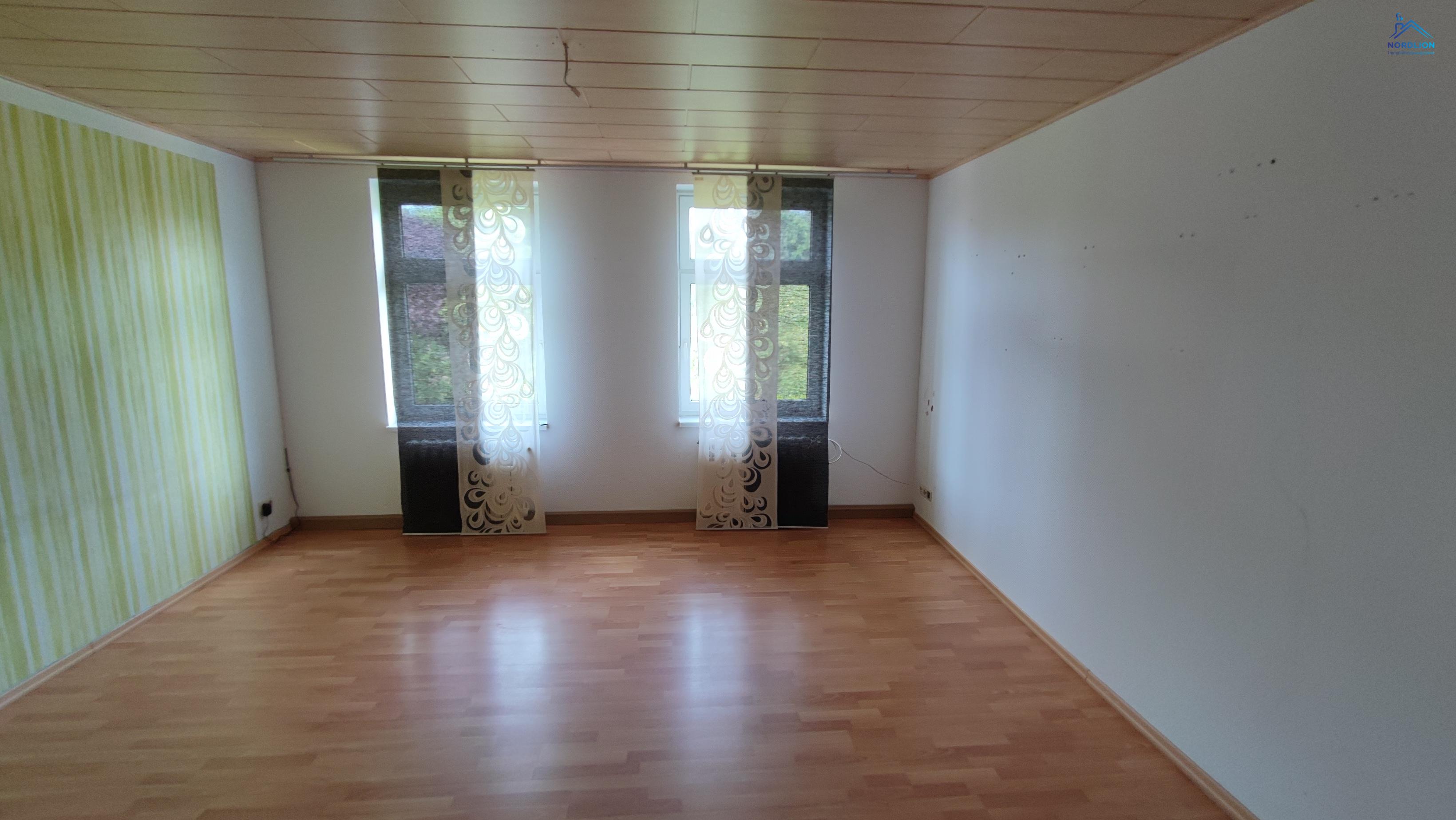 98,32 m² 3 1/2-Zimmer-Wohnung in 17159 Dargun - Zimmer