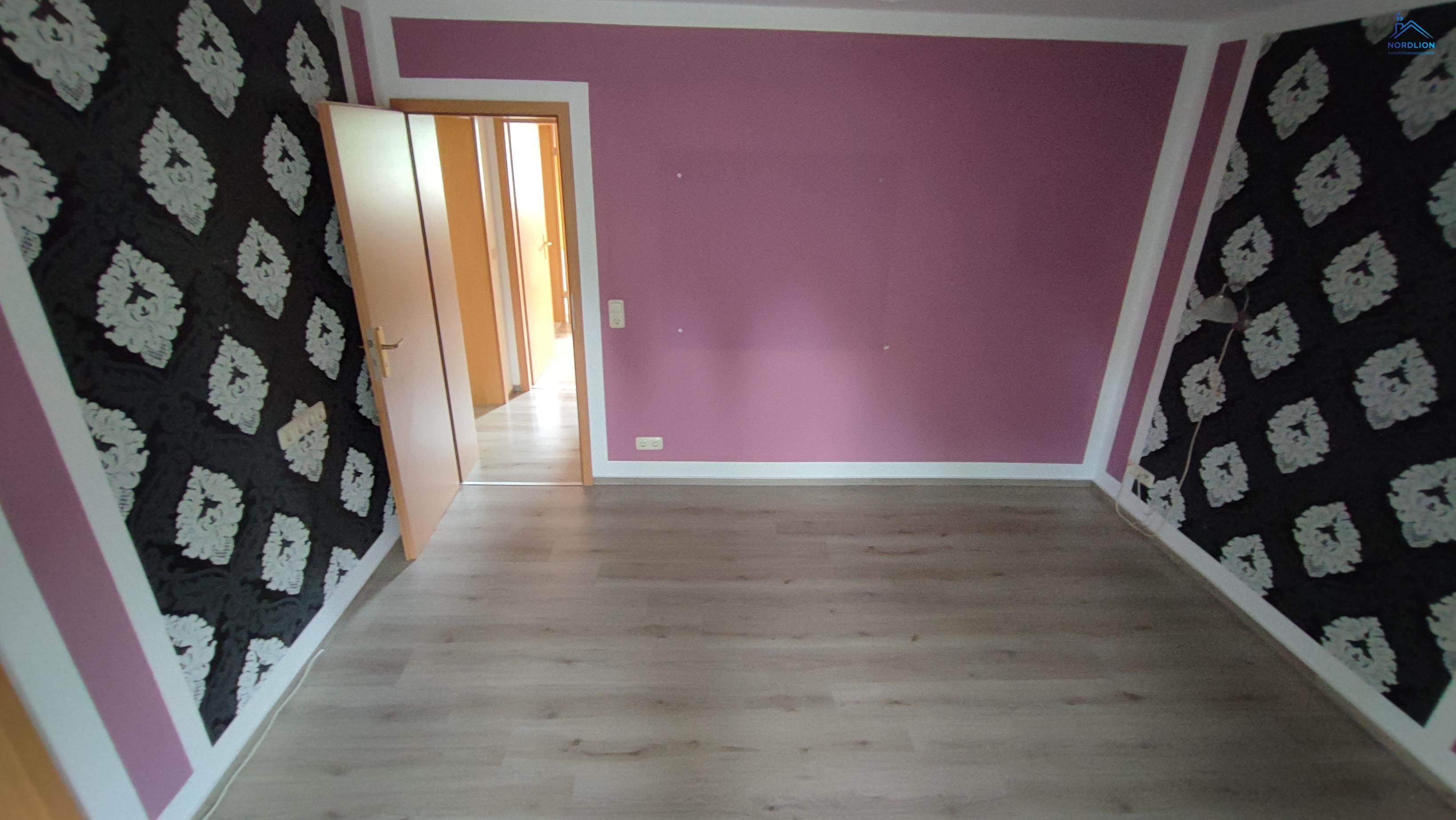 98,32 m² 3 1/2-Zimmer-Wohnung in 17159 Dargun - Zimmer